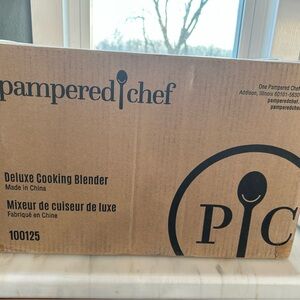 Pampered Chef Deluxe Cooking Blender - Cardboard Box
